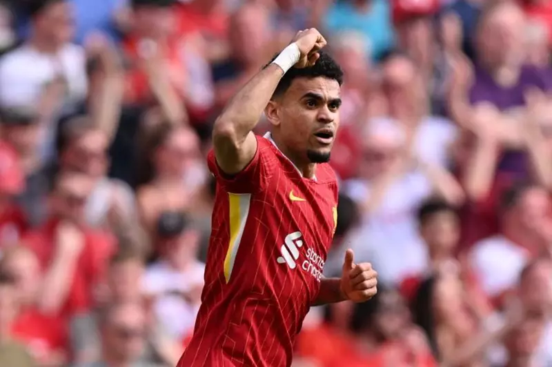 النصر يستعد لتقديم عرض رسمي للتعاقد مع دياز في مسعى لدعم رونالدو