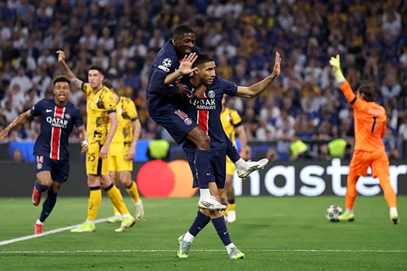 حكيمي يسجل الهدف الأول في نهائي دوري أبطال أوروبا: العربي الثالث بين الأبطال (فيديو)