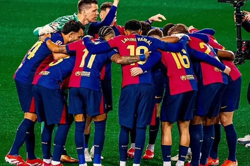 برشلونة على أعتاب إنهاء حقبة تير شتيجن.. وفليك يتأهب لحسم الأمور خلال فترة التحضيرات