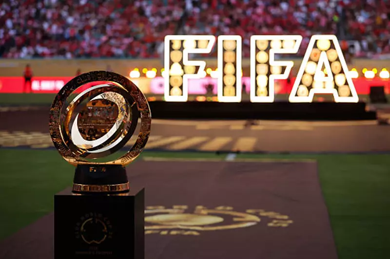 فلومينينسي يواجه تشيلسي وريال مدريد يتحدى باريس: استعد لاكتشاف القنوات الناقلة لنصف نهائي كأس العالم للأندية