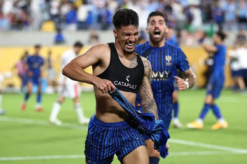 الهلال يعلن استئناف ليوناردو للمشاركة في التدريبات الجماعية