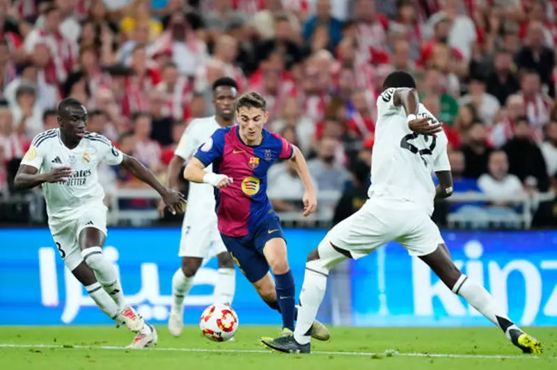 التشكيل المتوقع للكلاسيكو.. عودة أراوخو لدفاع برشلونة.. وثنائي هجومي لريال مدريد