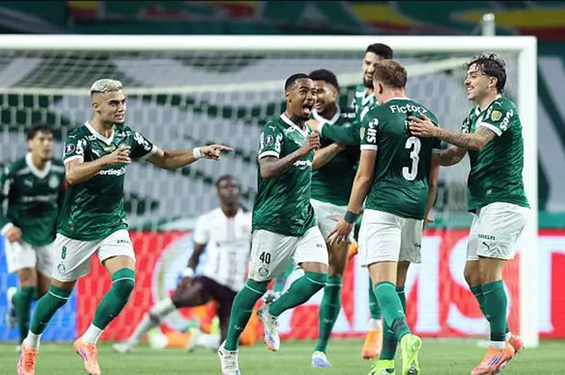 بـ ريمونتادا تاريخية.. بالميراس يتأهل إلى نهائي كوبا ليبرتادوريس