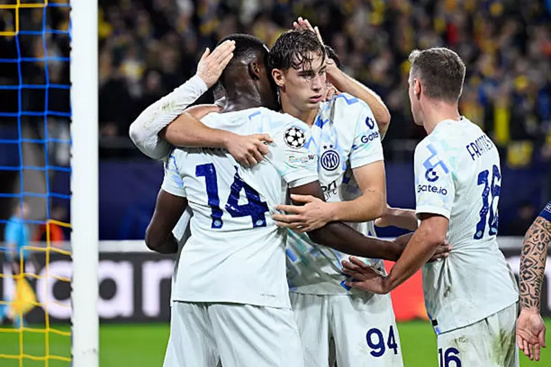 دوري أبطال أوروبا.. إنتر يكتسح سانت جيلواز.. وسقوط مدوٍ لنابولي أمام أيندهوفن