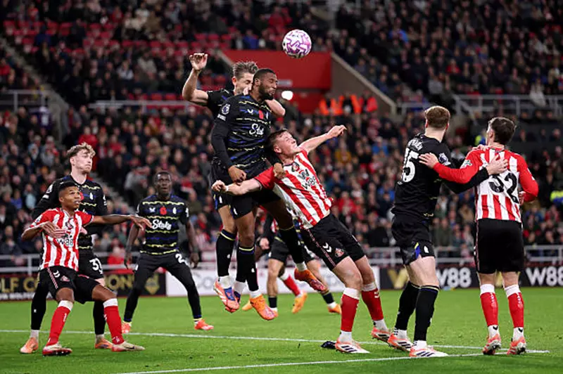 تعادل محبط.. إيفرتون يحرم سندرلاند من وصافة الدوري الإنجليزي