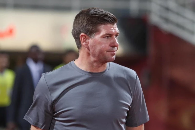 جيرارد: مطالب إقالة سلوت هراء.. وليفربول سيفوز على ريال مدريد